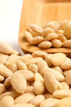 Soyulmuş Beyaz Badem İçi Vakumlu Taze Paket Soyulmuş Beyaz Badem Içi - Sağlıklı Atıştırmalık - 1 Kg